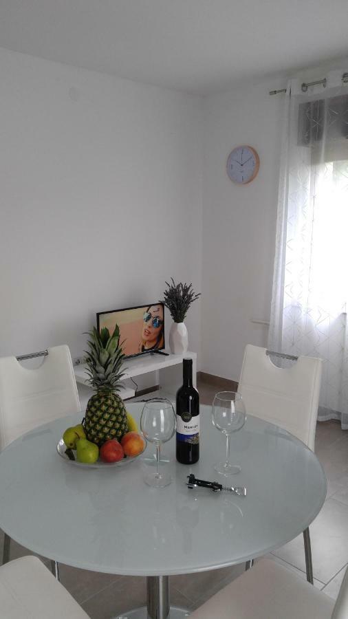 Apartmani Roberta Jurdani Exterior photo