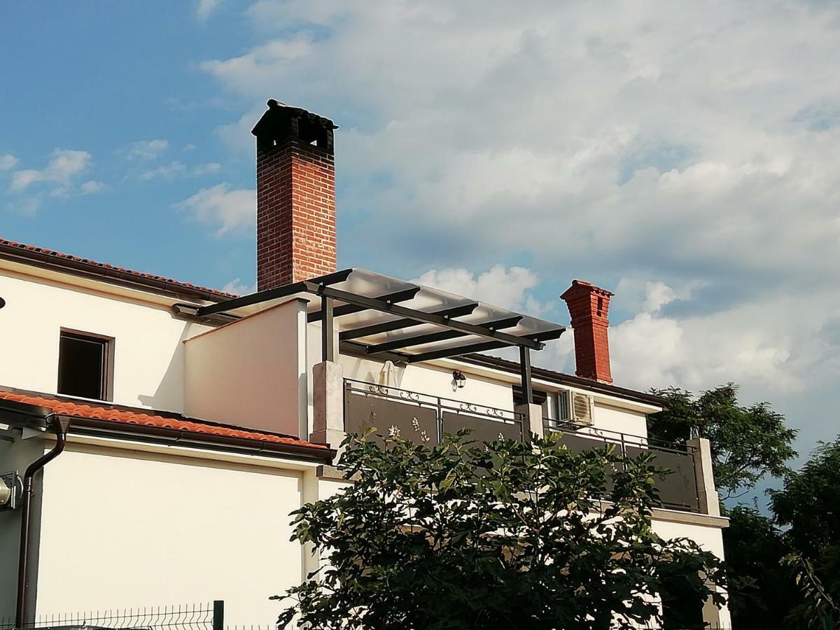 Apartmani Roberta Jurdani Exterior photo